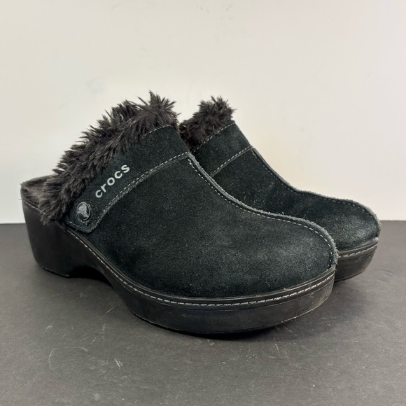 Crocs Black Suede Faux Fur Lined Platform Clogs Mules Women’s 7 - Picture 1 of 7